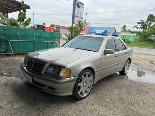 ឡានលក់បន្ទាន់ 4500$ ចចារ  ស្អាត ជិះស្រួល ត្រជាក់ចិត្ត យ៉ាន់ 19 អុីង