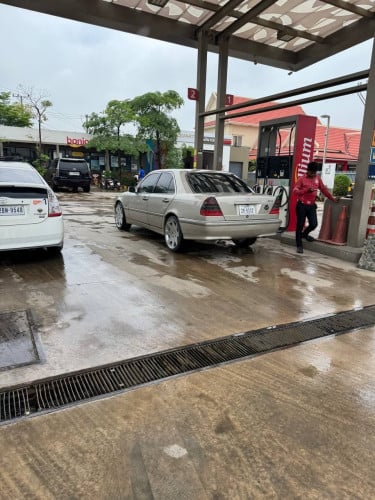 ឡានលក់បន្ទាន់ 4500$ ចចារ  ស្អាត ជិះស្រួល ត្រជាក់ចិត្ត យ៉ាន់ 19 អុីង