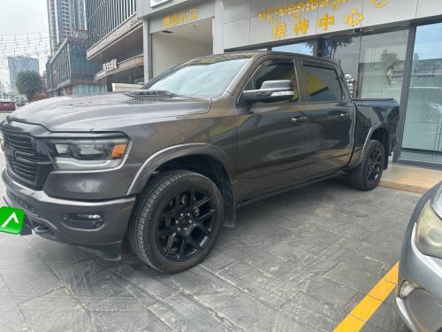 公羊霸王龙5.7 V8