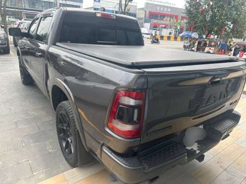 公羊霸王龙5.7 V8