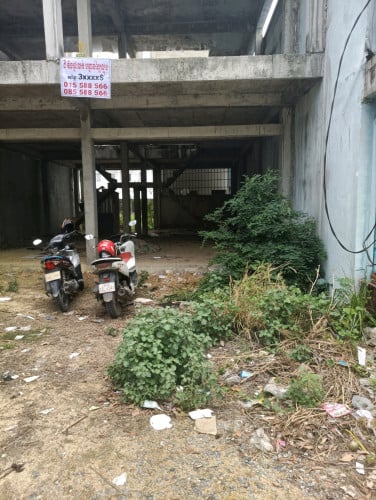 ផ្ទះល្វែងសង់ហើយ60% 35000$ចរចារ