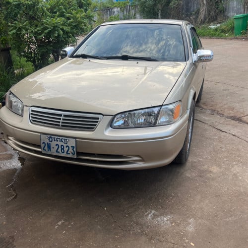 ឡានស្អាតទឹកថ្នាំស្រុីន70%មុខក្រោយស្អាតអត់បុកបះធានាឡានស្អាតលៈក្នុងក្រៅលៈ