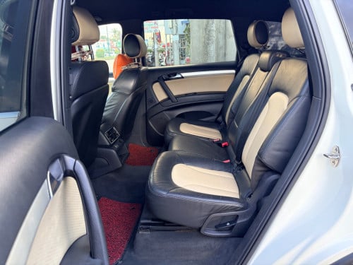 ខ្ញុំចង់លក់ AudiQ7