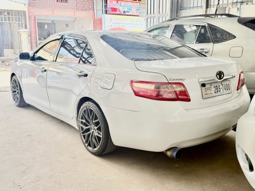 ឡានលក់ Camry 09 LE កៅអីចុច ព៉ោង9 ក្នុងលឿង ម៉ាញ៉េJBL មានហ្រ្វាំងABS & VSC ពណ៌ស