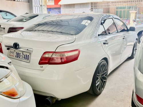 ឡានលក់ Camry 09 LE កៅអីចុច ព៉ោង9 ក្នុងលឿង ម៉ាញ៉េJBL មានហ្រ្វាំងABS & VSC ពណ៌ស