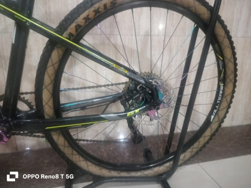 *  GT Avalanche  (នៅថ្មី 95% ); រង្វង់កង់ 27.5" Size:S*  លីប1x9 * (ដុំរ៉ែ ជង្គង់ប្រហោង)