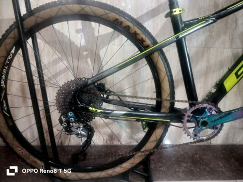 *  GT Avalanche  (នៅថ្មី 95% ); រង្វង់កង់ 27.5" Size:S*  លីប1x9 * (ដុំរ៉ែ ជង្គង់ប្រហោង)