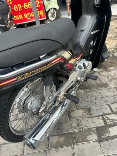 លក់Honda dream