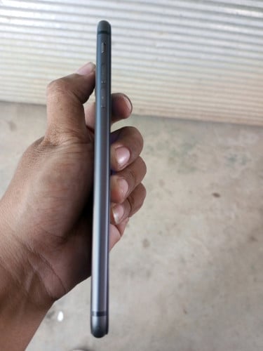 លក់ I Phone 8plus ថ្មីស្អាត 70$ចចរា
