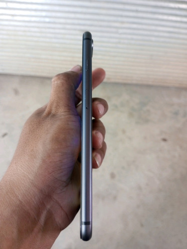 លក់ I Phone 8plus ថ្មីស្អាត 70$ចចរា