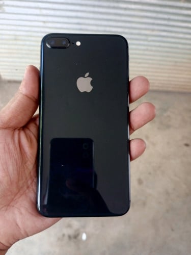 លក់ I Phone 8plus ថ្មីស្អាត 70$ចចរា