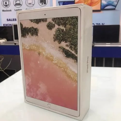 មានលក់IPad pro 10.5 ប្រេីSim +wifi  64GB  ពណ៌ ផ្កាឈូក ..អត់ជាប់ Lock អត់មាន iCloud