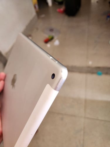 លក់ipad sim+wifi 68