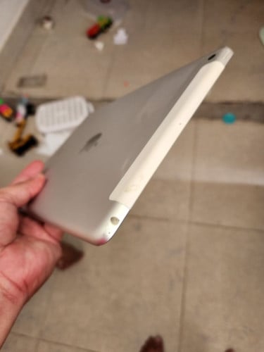 លក់ipad sim+wifi 68