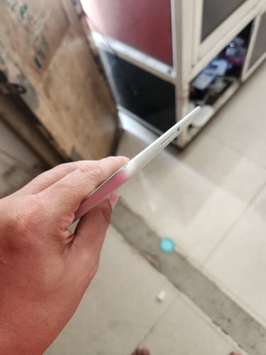 លក់ipad sim+wifi 68