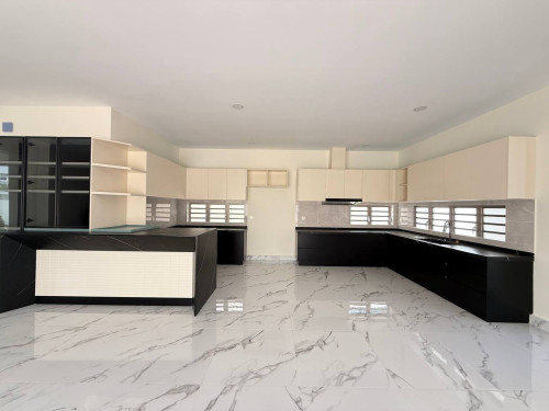 វីឡាចាស្មីនណា ម៉ូឌើន Jasmina Modern សំរាប់លក់បន្ទាន់ (ដីវែង)