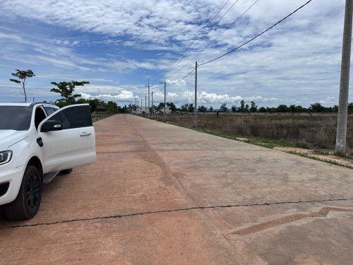 ដីមួយហត​ នៅបន្ទាយស្រី​ ប្លង់​រឹង​ L-Map
