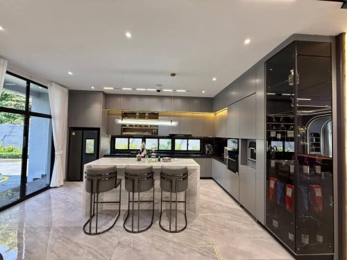 𝐅𝐨𝐫 𝐑𝐞𝐧𝐭: Luxury Villa 4-Bedroom with Private Swimming Pool