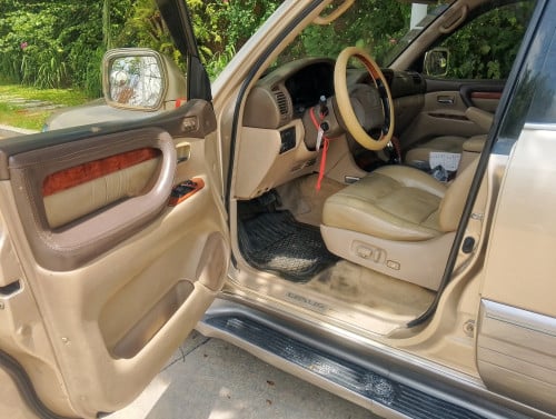 ឡានលក់Lx470ឆ្នាំ2000សាំងហ្គាស់9800$