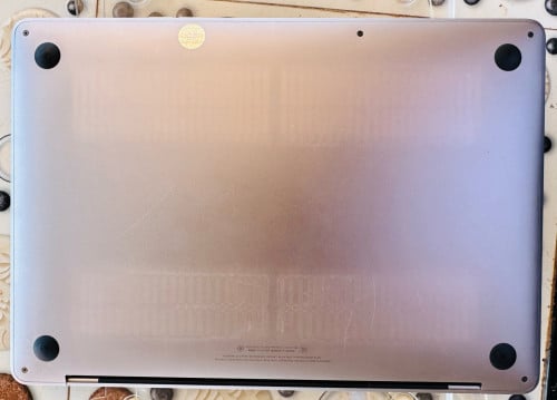 លក់ MacBook Pro 2017