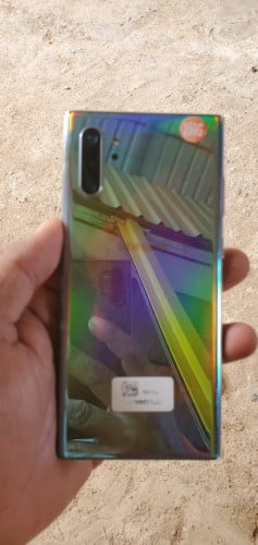 លក់ note10plus ស្លេកអេក្រង់ប្រើបាន