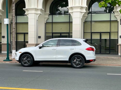 ឡានលក់Porsche.Cayenne.ឆ្នាំ2013ម៉ាសូ៍ត