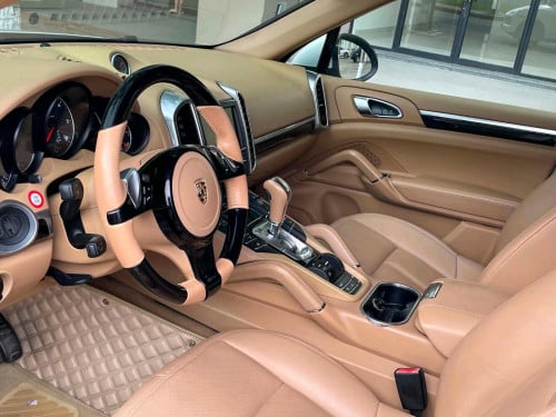 ឡានលក់Porsche.Cayenne.ឆ្នាំ2013ម៉ាសូ៍ត