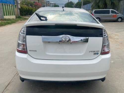 ឡានលក់Prius ភ្នំពេញ2BC-xxxx