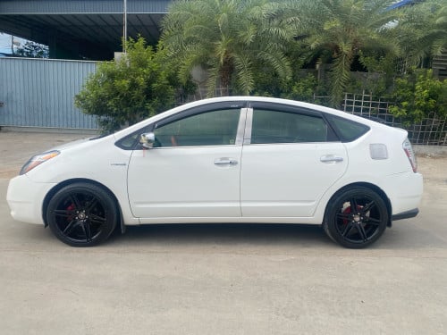 ឡានលក់Prius ភ្នំពេញ2BC-xxxx
