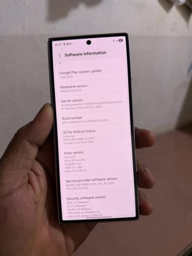លក់ Samsung zfold6 នៅដំណើរកាទាំងក្នុងទាំងក្រៅ