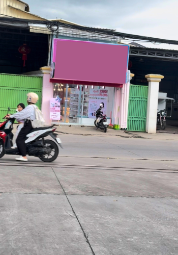 សេងហាង Skin Care មានសម្ភារៈ Decor តុ ទូ ធ្នេី ថ្មី99%