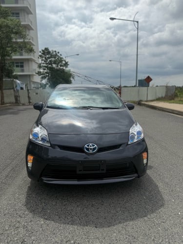 ស្តុកថ្មីToyota Prius 2013 option3 មានប្រាក់ចូលរួមត្រឹមតែ1មុឺនដកឡានយកទៅប្រើមិនឆែកCBC