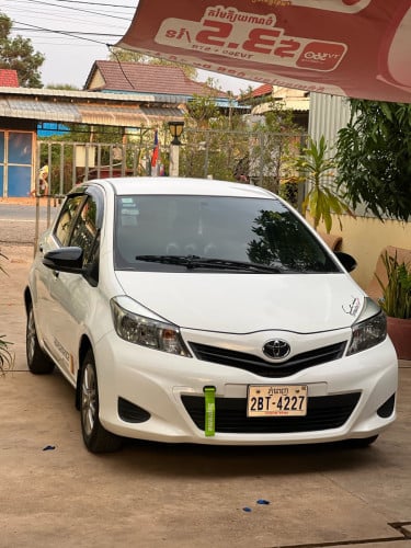 ឡានToyota Vitz 2012