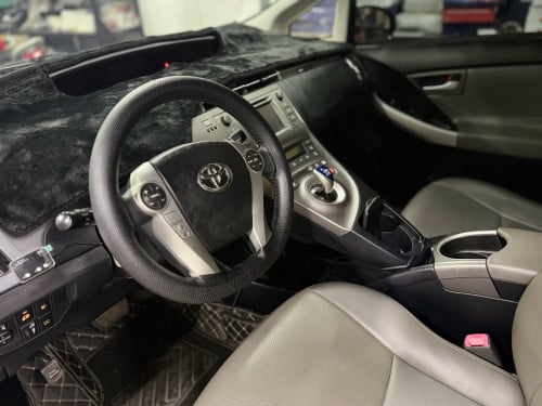 ✍️Prius plug in 2013 មានលុយចូលរួម4000/5000ដកឡានបាន រំលស់ផ្ទាល់✍️☎️ 0962217778/092696983