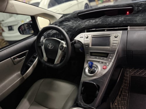 ✍️Prius plug in 2013 មានលុយចូលរួម4000/5000ដកឡានបាន រំលស់ផ្ទាល់✍️☎️ 0962217778/092696983