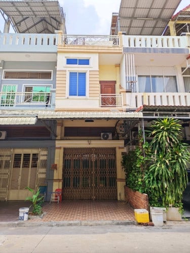 🏡 ផ្ទះលក់ បុរីពិភពថ្មី ចំការដូង🔥 តម្លៃលក់ : $145,000 (ចរចារ)+ ទំហំ : 4.1m x 16m