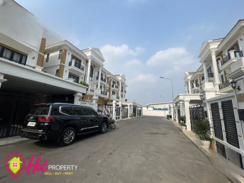๐กTwin Villa For Sale โ Borey Chea Ry (National Road 3 Area) || 320000$ (Nego)