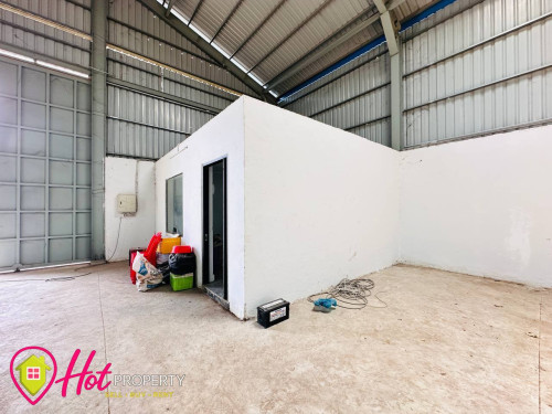 🏭 Warehouse 650 SQM for Rent in Sen Sok