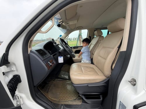 រថយន្តលក់ Volkswagen 014 multivan