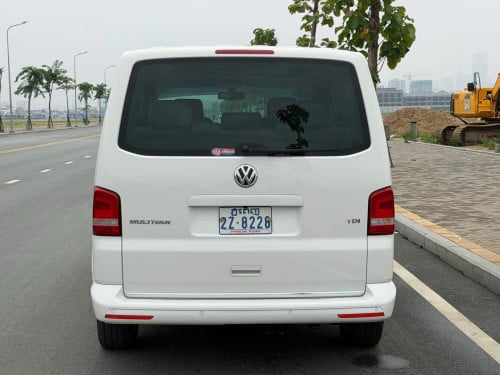 រថយន្តលក់ Volkswagen 014 multivan