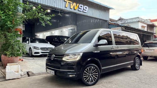 ៖  Volkswagen Caravelle តួវែង​  2018​ (​ ពណ៌ខ្មៅ🖤)V4 2.0L( ម៉ាស៊ីន​សាំង​​ )