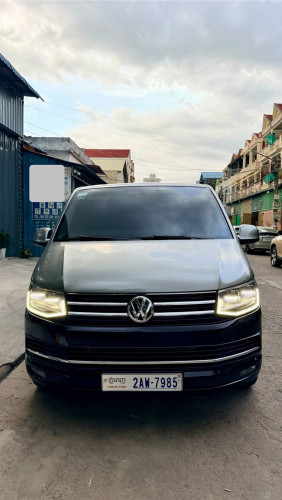 ៖  Volkswagen Caravelle តួវែង​  2018​ (​ ពណ៌ខ្មៅ🖤)V4 2.0L( ម៉ាស៊ីន​សាំង​​ )