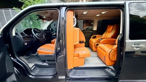 ៖  Volkswagen Caravelle តួវែង​  2018​ (​ ពណ៌ខ្មៅ🖤)V4 2.0L( ម៉ាស៊ីន​សាំង​​ )