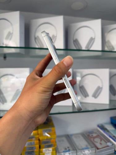17 Pro max 256G Silver Za (Sim 1 + Esim 1) សំណុំសុីន ណែន ថ្ម 100% 1190$