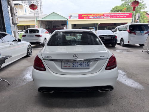 2015 Mercedes C300 AMG ទើបកាត់បាន សាងតម្លៃល្អ