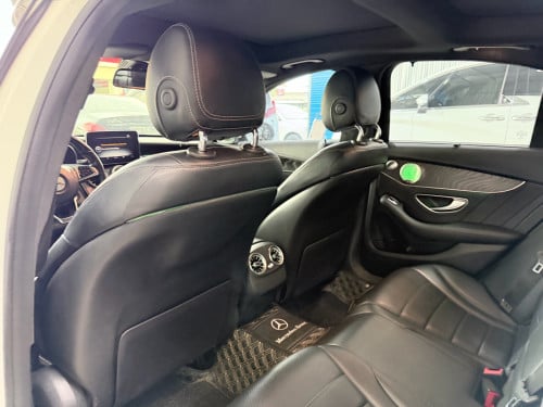 2015 Mercedes C300 AMG ទើបកាត់បាន សាងតម្លៃល្អ