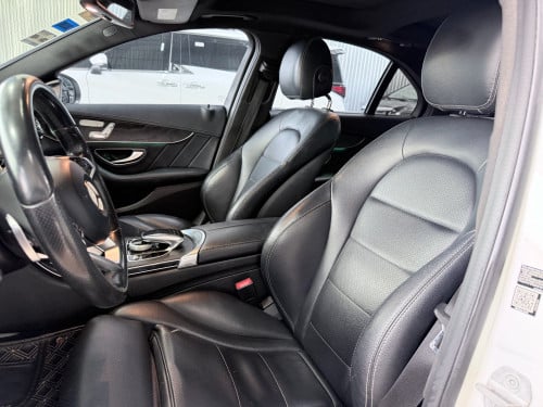 2015 Mercedes C300 AMG ទើបកាត់បាន សាងតម្លៃល្អ
