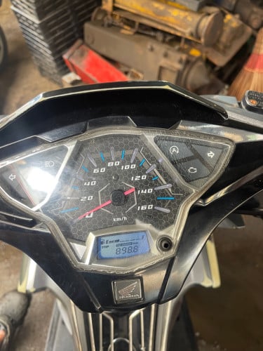 410$ year 2019 Honda air blade 125cc