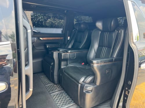 Alphard 017 V6 កៅអី​VIP (បង់រំលស់100%)