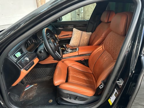 BMW740